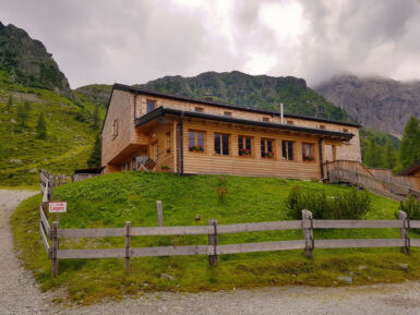 Porze-Hütte.
